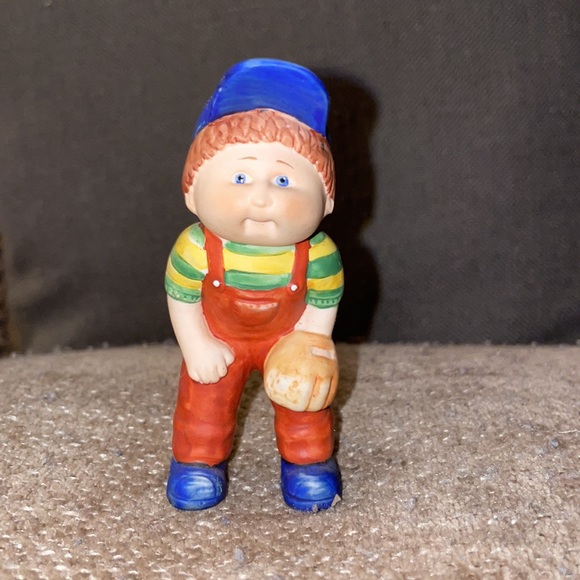 Cabbage Patch Kids PLAY BALL boy in baseball hat porcelain figurine vintage - Picture 3 of 5